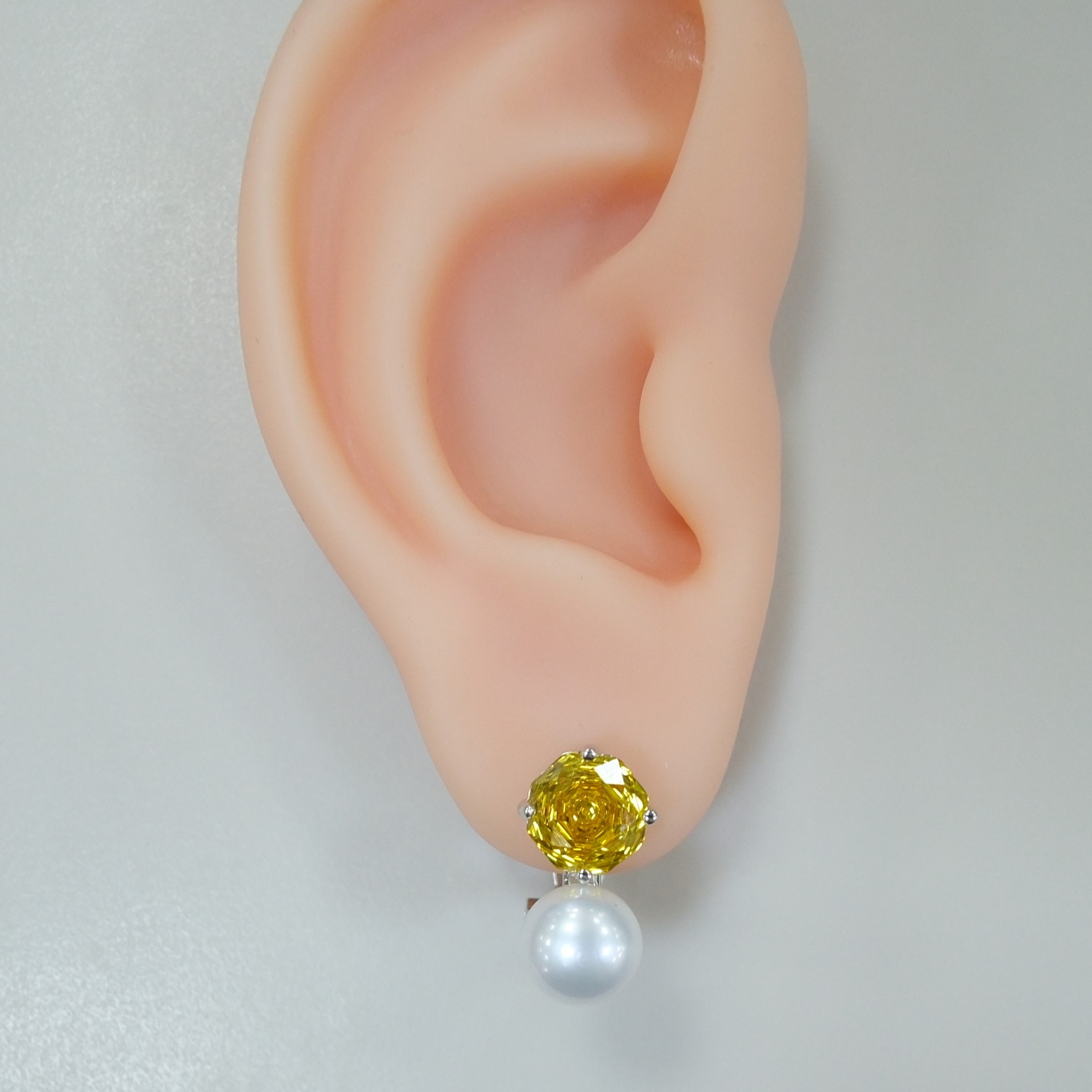 Серебряные серьги с жемчугом и кубическим цирконием